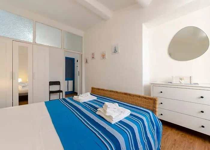 Joivy Inviting 1-bed Flat, Close To 2 Beaches, Lejlighed *