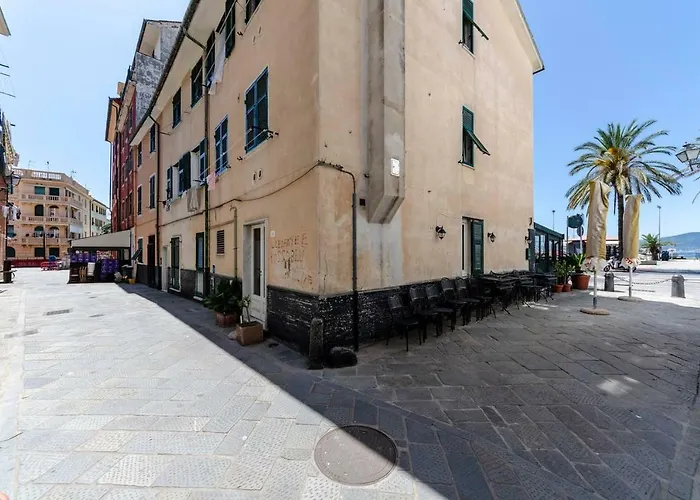 Joivy Inviting 1-bed Flat, Close To 2 Beaches,