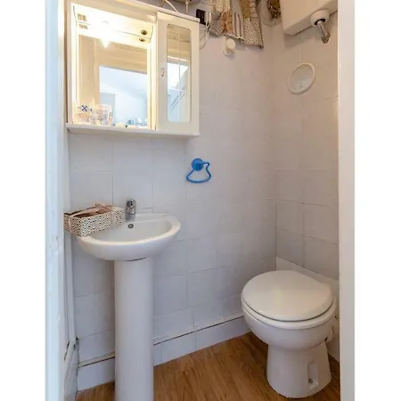 Joivy Inviting 1-bed Flat, Close To 2 Beaches, Daire *